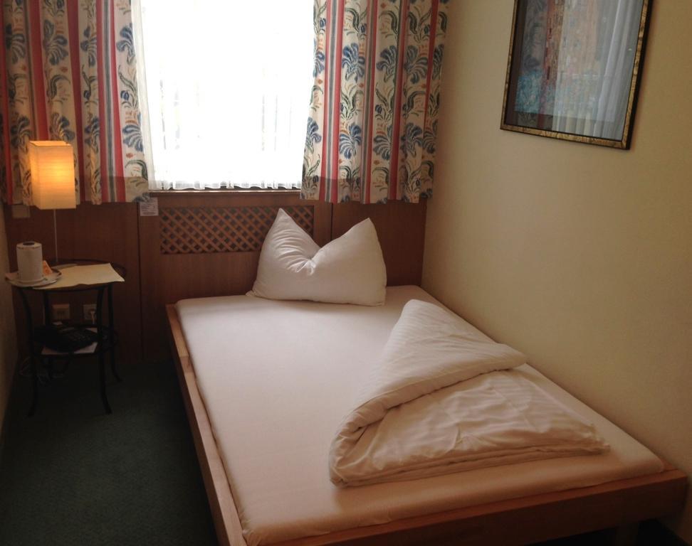 Hotel Pension Alte Muehle Klosterneuburg Szoba fotó